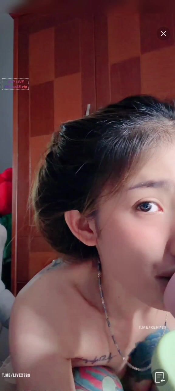 Phòng live show của idol tiktok Huỳnh Bảo Trân,em teen Việt dâm có cặp bưởi bự dâm p3